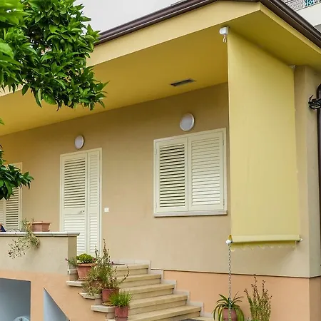 Ariadnes Lägenhet Tirana